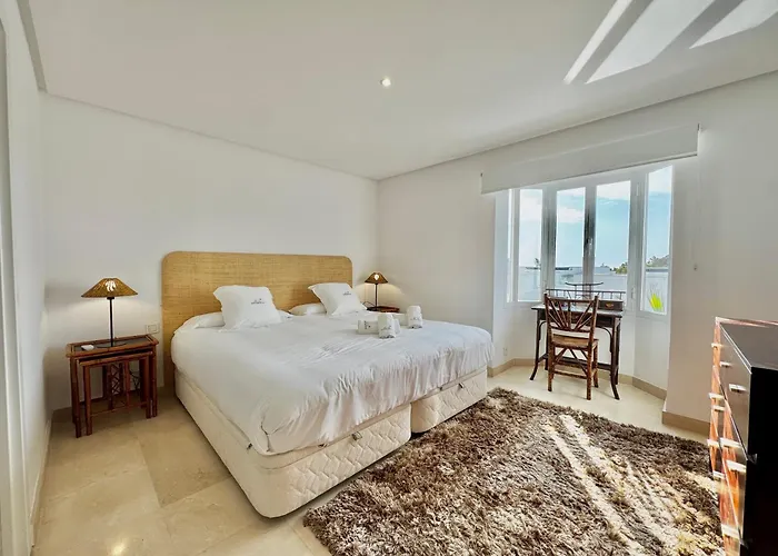 Luxury Golden Mile Townhouse Near Puente - Eaw Homes Holiday home *