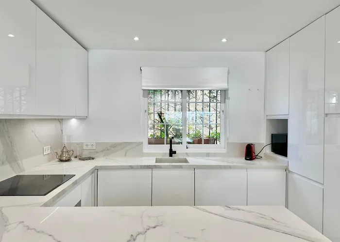 Luxury Golden Mile Townhouse Near Puente - Eaw Homes Holiday home