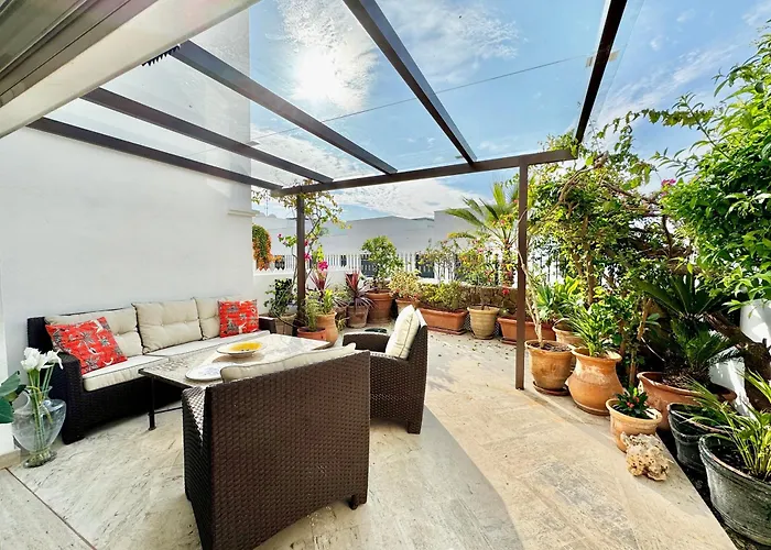Luxury Golden Mile Townhouse Near Puente - Eaw Homes Marbella