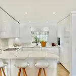 Semesterbostad Luxury Golden Mile Townhouse Near Puente - Eaw Homes