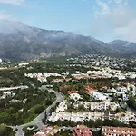 Semesterbostad Luxury Golden Mile Townhouse Near Puente - Eaw Homes Marbella