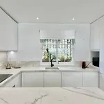 Luxury Golden Mile Townhouse Near Puente - Eaw Homes Semesterbostad