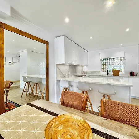 Luxury Golden Mile Townhouse Near Puente - Eaw Homes 펜션