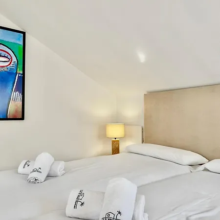 Luxury Golden Mile Townhouse Near Puente - Eaw Homes 펜션