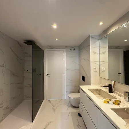 Luxury Golden Mile Townhouse Near Puente - Eaw Homes *