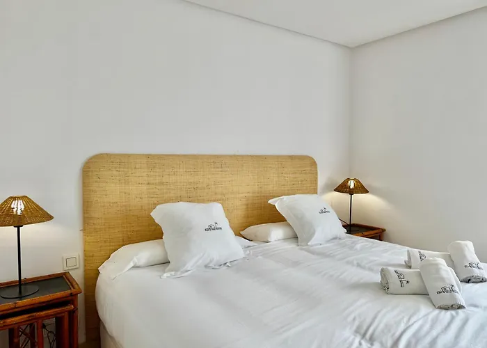 Luxury Golden Mile Townhouse Near Puente - Eaw Homes *