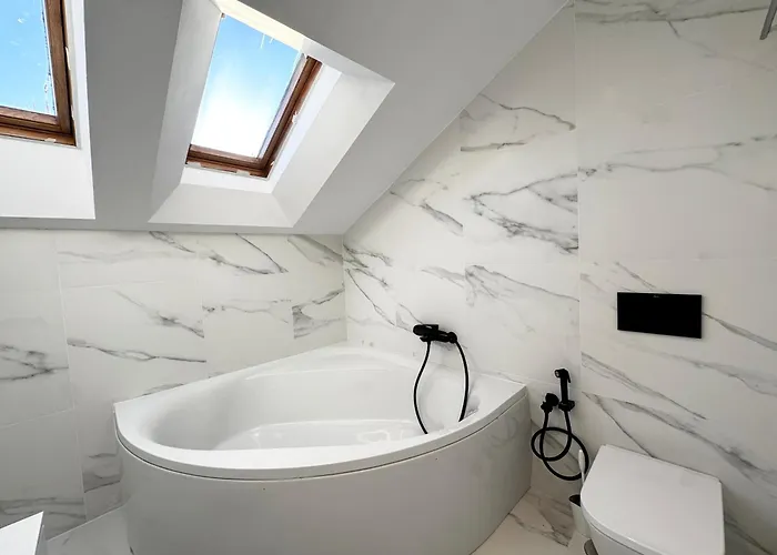 Luxury Golden Mile Townhouse Near Puente - Eaw Homes *