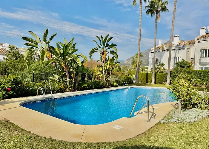 Luxury Golden Mile Townhouse Near Puente - Eaw Homes Marbella