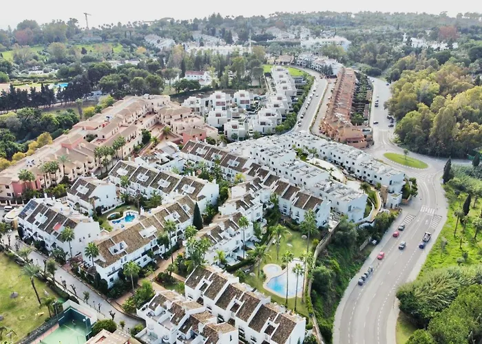 Luxury Golden Mile Townhouse Near Puente - Eaw Homes *